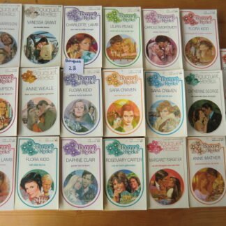Bouquet Pakket 28: Twintig boeken voor € 5,- (de boeken zijn in goede staat met egaal vergeelde pagina's, niet storend)