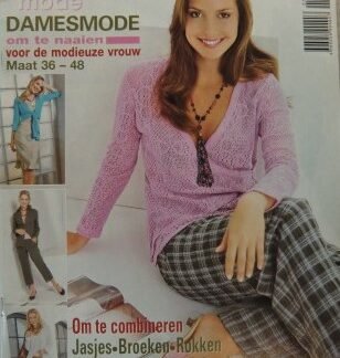 Sandra damesmode Nr. 10 (de raderbladen zitten vastgeniet)