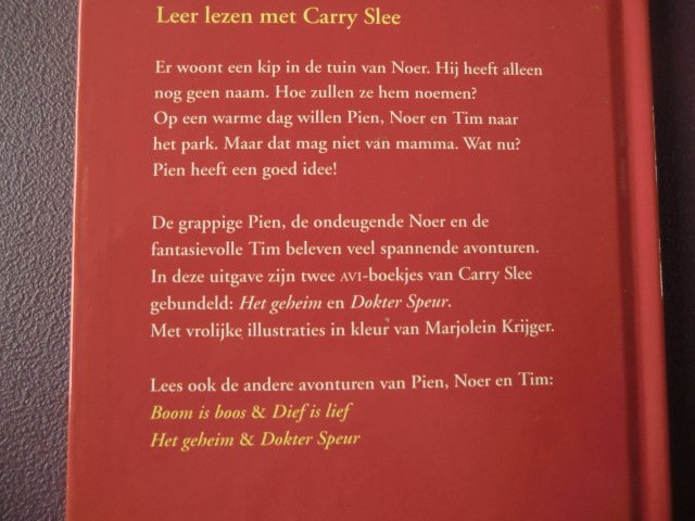 Pak de kip + Juf moet in de hoek / Carry Slee (AVI M3; harde kaft)
