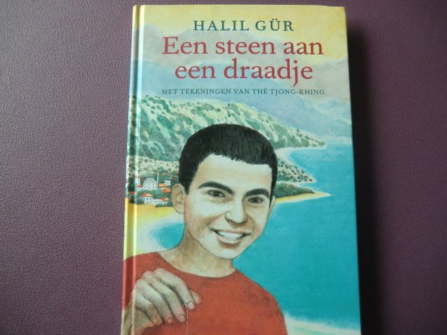 Een steen aan een draadje / Halil Gur (AVI 9 - AVI Plus Harde kaft)