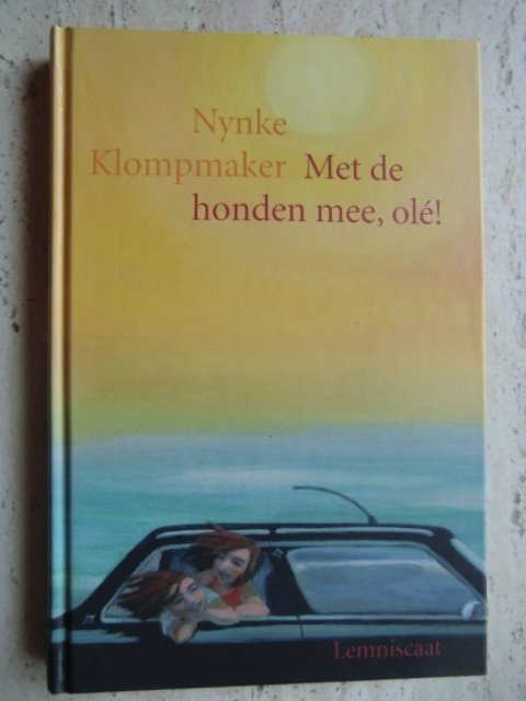 Met de honden mee, olé! / Nynke Klompmaker (AVI 8 ; Harde kaft)
