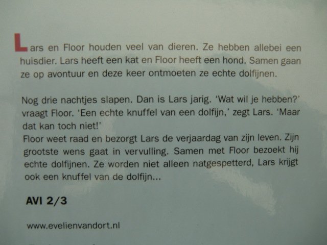 floor en lars; een dolfijn feest / Evelien van Dort (AVI M3 - E3; harde kaft)